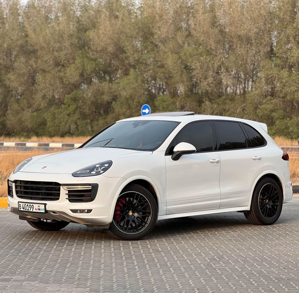 2016 Porsche Cayenne in Dubai