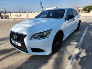 2015 Lexus LS in Dubai