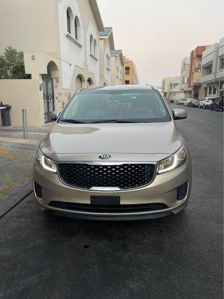 2016 Kia Sedona in Dubai