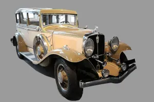 1934 Studebaker President in Dubai