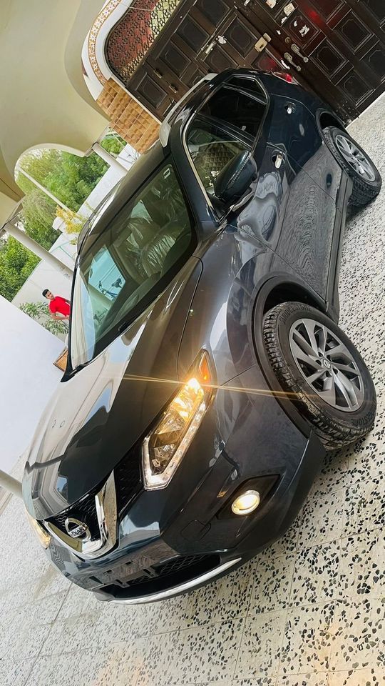 2016 Nissan Rogue in Dubai