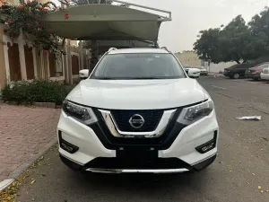 2016 Nissan Rogue in Dubai