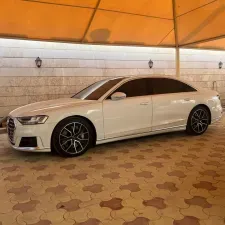 2019 اودي آي ٨ in Dubai