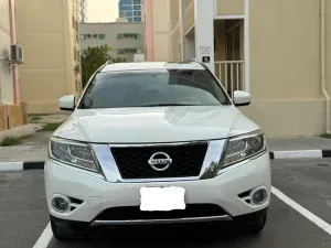 2015 Nissan Pathfinder in Dubai