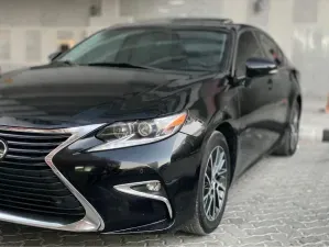 2016 Lexus ES in Dubai