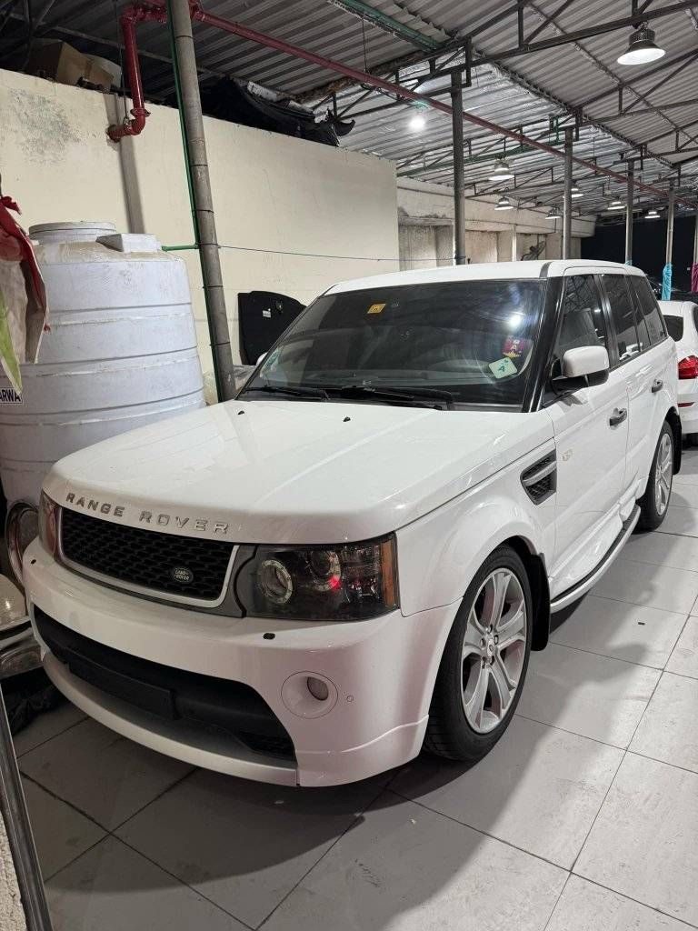 2011 Land Rover Range Rover Sport in Dubai