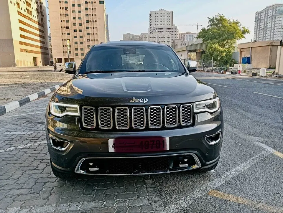 2017 Jeep Grand Cherokee in Dubai