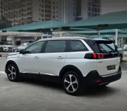 2019 Peugeot 5008 in Dubai