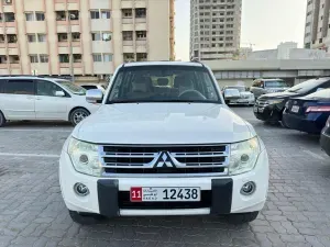 2010 ميتسوبيشي باجيرو in Dubai