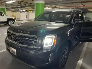 2020 Kia Telluride in Dubai