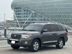 2013 Toyota Land Cruiser in Dubai