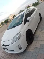 2012 Toyota Prius in Dubai