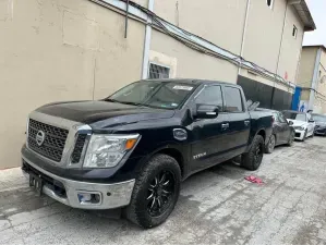 2017 Nissan Titan in Dubai