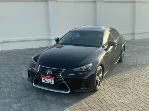 2018 Lexus IS in Dubai