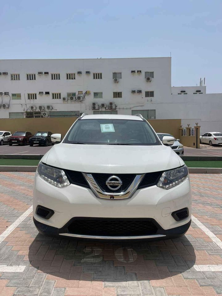 2016 Nissan Rogue in Dubai