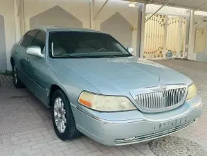 2007 Lincoln Town Car in Dubai