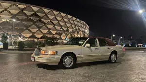 1996 Lincoln Town Car in Dubai